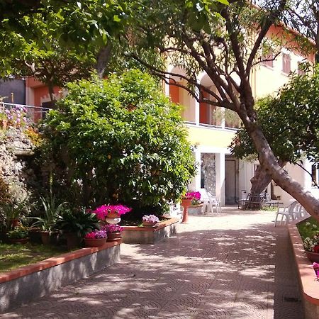 Orchidea Residence Hotel Finale Ligure Exterior photo