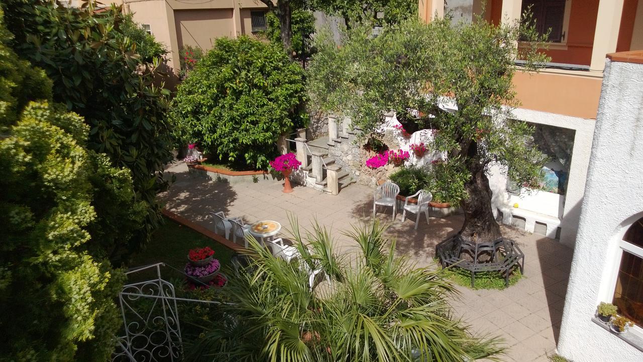 Orchidea Residence Hotel Finale Ligure Exterior photo
